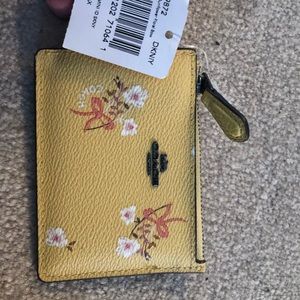 Coach Mini skinny ID Wallet - Yellow Floral.
